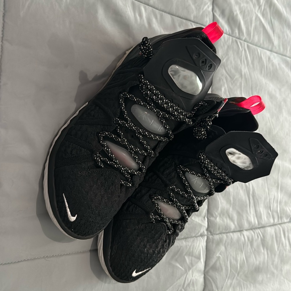 Nike Lebron 18’s